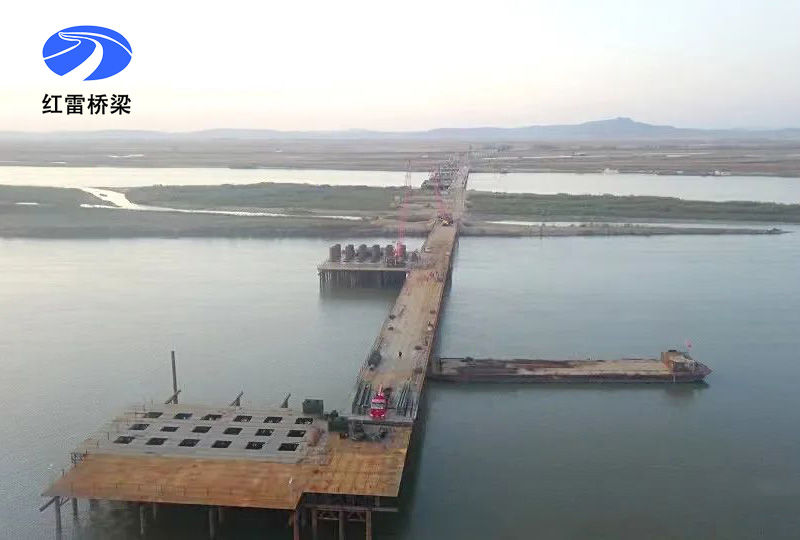 铁科高速凤阳至方正段TF1-5标段钢栈桥钢围堰施工工程