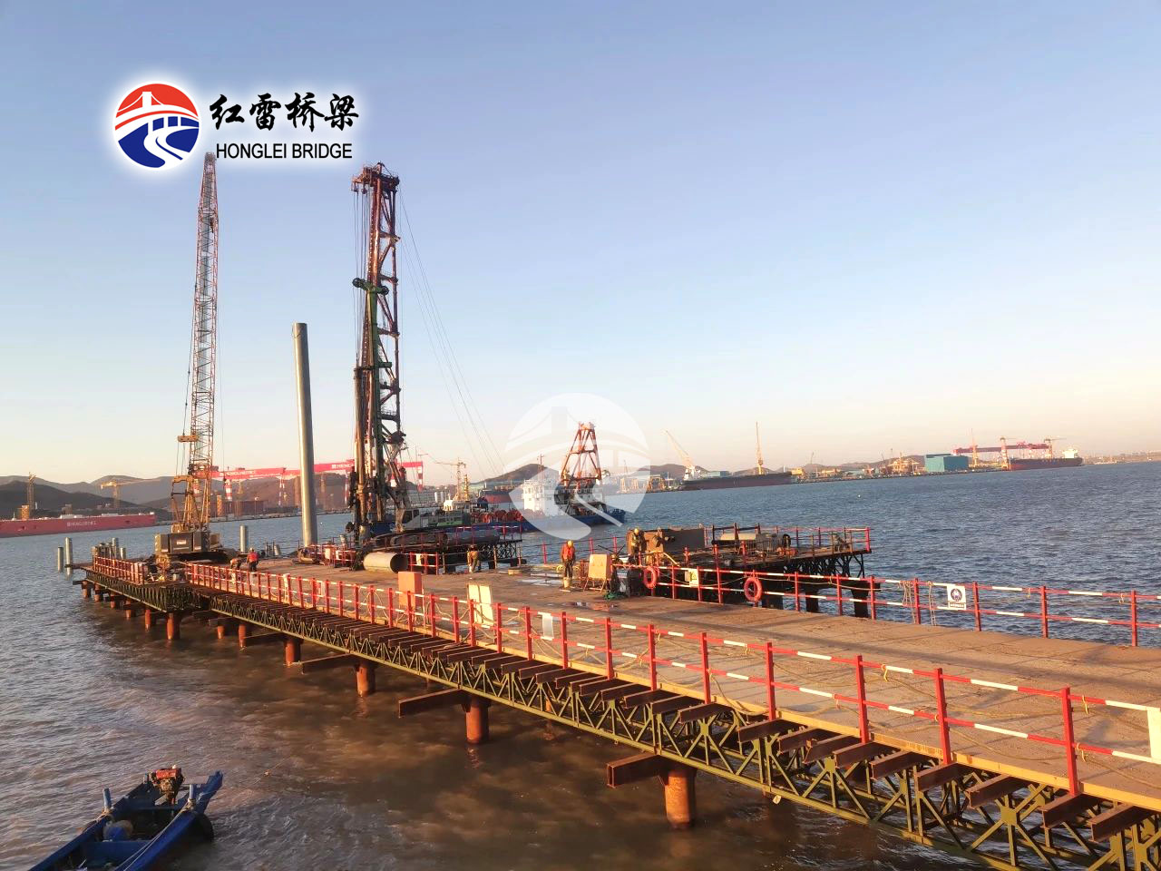 大连港长兴岛港区西中岛作业区工程钢栈桥平台完工