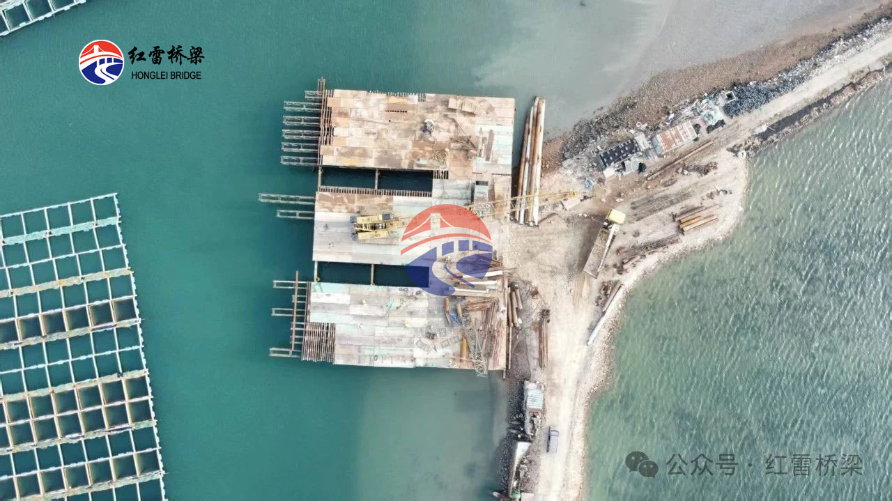 辽宁大连登台-铁营220kV线路新建工程钢平台施工